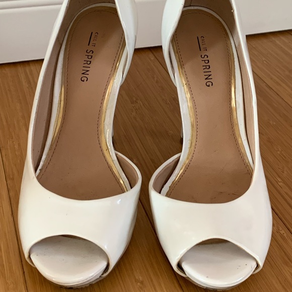 Call it spring pumps - Picture 1 of 5
